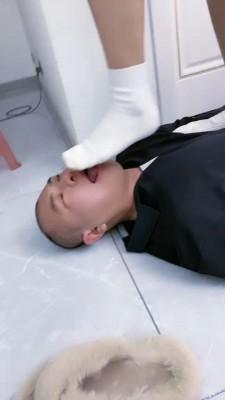 【麋鹿银儿】毛拖鞋白袜暴力踩虐狗 bf23345