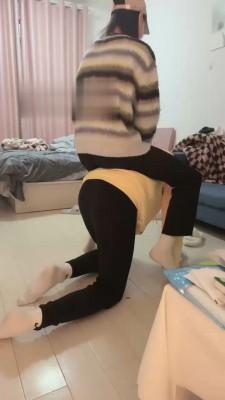【贝儿】逛街后臭脚蹂躏 bf22241