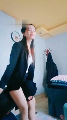 【艾琳】和姐妹惩罚偷鞋贼 bf22236