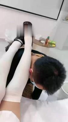 【小痴大人】下面没用的小哥被虐 bf19496