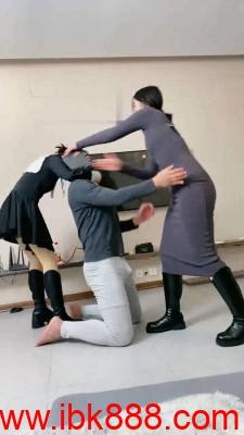 【麋鹿银儿】双S美女素人与众不同的踢裆场 bf21653