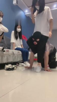 【精神小妹】学生S带女舍友入圈玩狗 bf14654