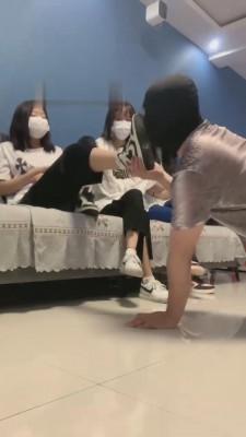 【精神小妹】学生S带女舍友入圈玩狗 bf14654