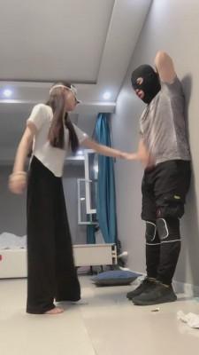 【精神小妹】被素人学生S爆踹狗头 bf14674