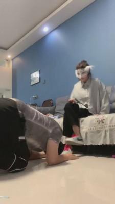 【精神小妹】被素人学生S爆踹狗头 bf14674