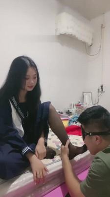 【莉宝儿】学生S黑丝恋足诱惑 bf14398