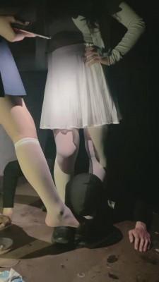 【狗哥】野外开发双S白丝素人舔脚 bf13205