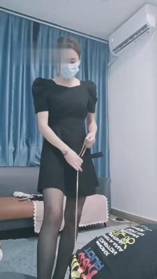 【美美子】黑丝御姐家中遛狗 bf12696