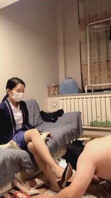 【晨晨】摄影师踢裆踩踏喂食 G-210830-17