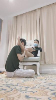 【芒果】长靴威严女主踩踏-遛狗 bf3779