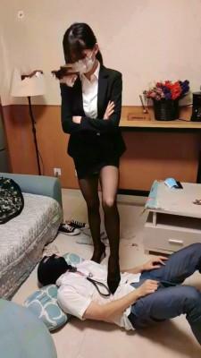 【暴力美学】下属偷闻高跟鞋被开发成奴 bf3815