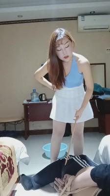 【莉娜】重度踢裆sp耳光圣水窒息 bf3748