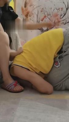 【浅笑女皇】喜欢吃臭脚的贱货 bf3508