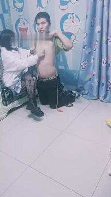 【开发素人】极品美女小刘暴力tj男神 bf7332