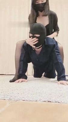 【上海糖糖老师】御姐黑丝骑马遛狗 bf7333