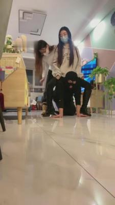 【罗宾】带素人同事凶残骑马奴 bf7488