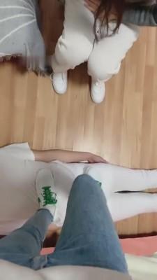 【罗宾】素人小姐姐第一次踩狗 bf7280