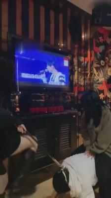 【雪莉】精彩!双素人长靴+AJ专场-KTV遛狗羞辱 bf7008
