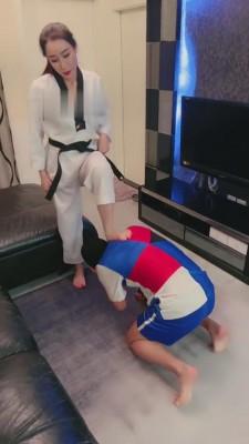【微希】跆拳道女主暴打两沙包 bf6823