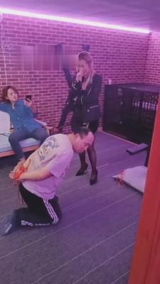 【桃江S】姐妹花刑房把狗捆起来虐 bf6831