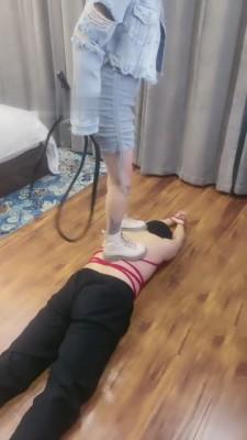 【开发素人】重庆最美女仆小七暴力tj男神 bf6423