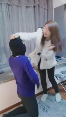 【乐姐】女白领报复猥琐老板 bf6289