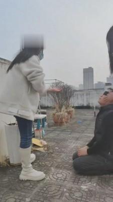 【最抗揍的是我吗】阳台被精神小妹虐打 bf6746