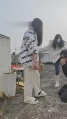 【最抗揍的是我吗】阳台被精神小妹虐打 bf6746
