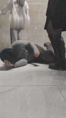 【开发素人】5S素人-精神小妹暴力踢踹打 bf5807