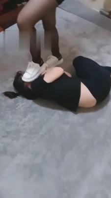 【女慕乐】小三母狗就是犯贱要被羞辱 bf10431