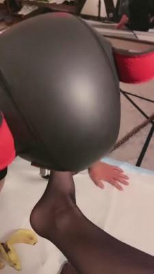 【成都女王瑶妈】黑丝碾压食物喂食圈养狗 bf5540