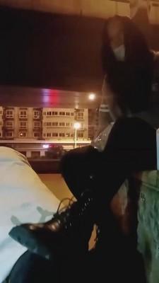 【刘二狗】户外舔路人脏靴子-暴力虐待【完整版】 bf2459