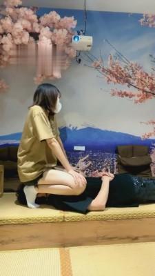 【丞丞】私人影院白袜崇拜 bf2572