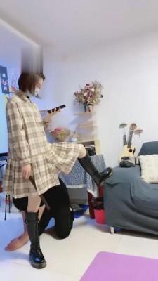【Q月S】素人小姐姐重度耳光专场 bf2712