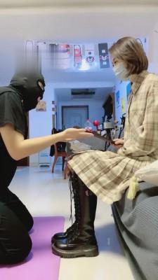 【Q月S】素人小姐姐重度耳光专场 bf2712
