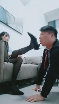 【鹿小主S】黑丝职业装首次虐狗 bf9307