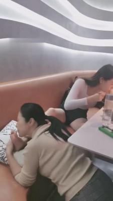 【宇婉莹】女奴伺候吃饭-赏赐口水 bf3349