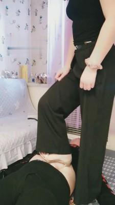 【夜色女S】恋足口水鞭打全体重踩踏 bf3054