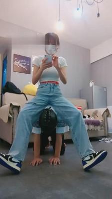【暴力美学】AJ运动女生随意发泄 G-210822-24
