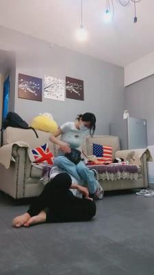 【暴力美学】AJ运动女生随意发泄 G-210822-24