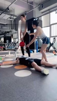 【二宝】健身房的体能训练 bf16388