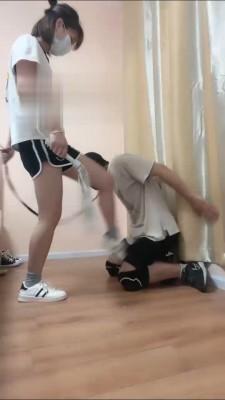 【云云酱】清纯学生主重度踢打虐 bf13872