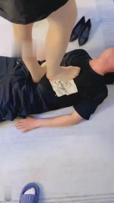 【冷凝大大】女老板高跟踢打虐下属 bf13861