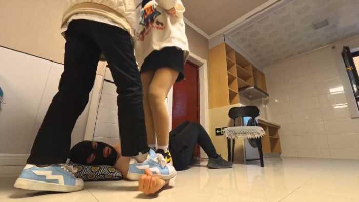 【精神小妹】开发在校清纯妹妹踩踏 ACYC-4600