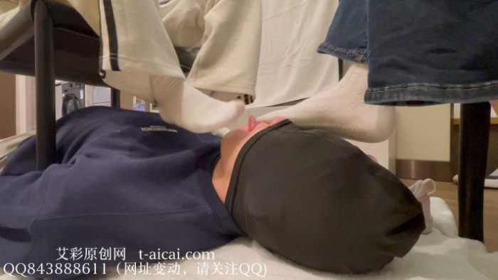 【静琪】学生双s同时舔袜插嘴白袜塞嘴 YC-250530-3