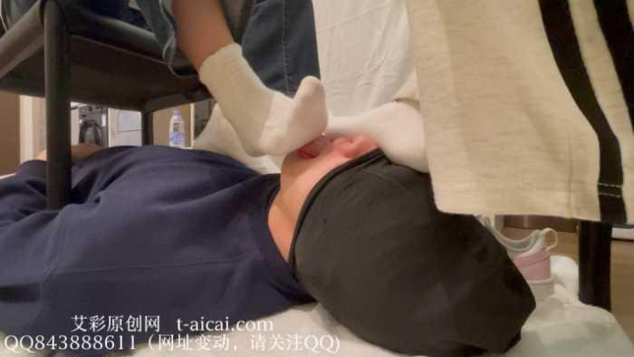 【静琪】学生双s同时舔袜插嘴白袜塞嘴 YC-250530-3