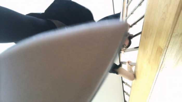 终篇：小鱼女神第一视角肉丝高跟长靴全体重踩踏 YC-250504-3