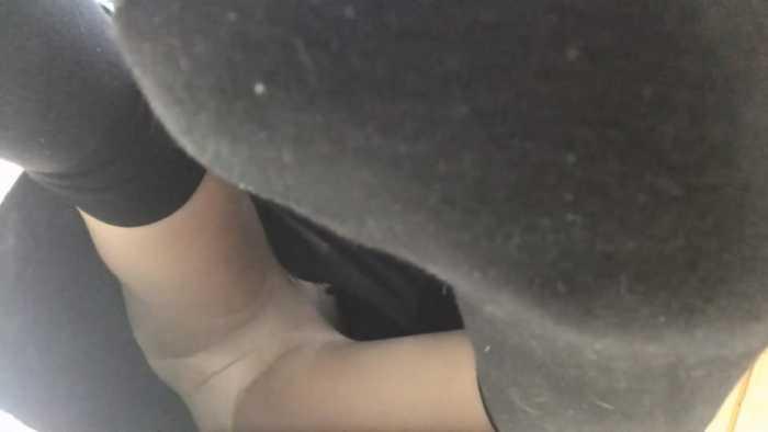 终篇：小鱼女神第一视角肉丝高跟长靴全体重踩踏 YC-250504-3