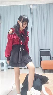【小舞酱】坐脸窒息-洞洞鞋踩虐 bf59554