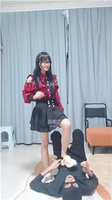 【小舞酱】坐脸窒息-洞洞鞋踩虐 bf59554